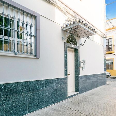 Cozy Apartment In Sevilla With Kitchen Bagian luar foto