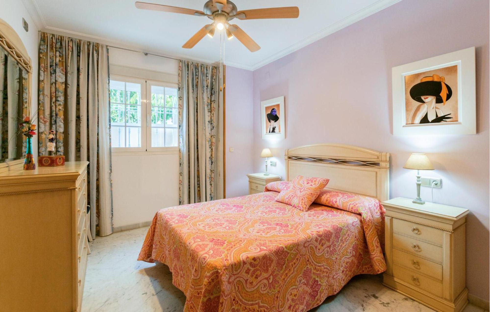 Cozy Apartment In Sevilla With Kitchen Bagian luar foto
