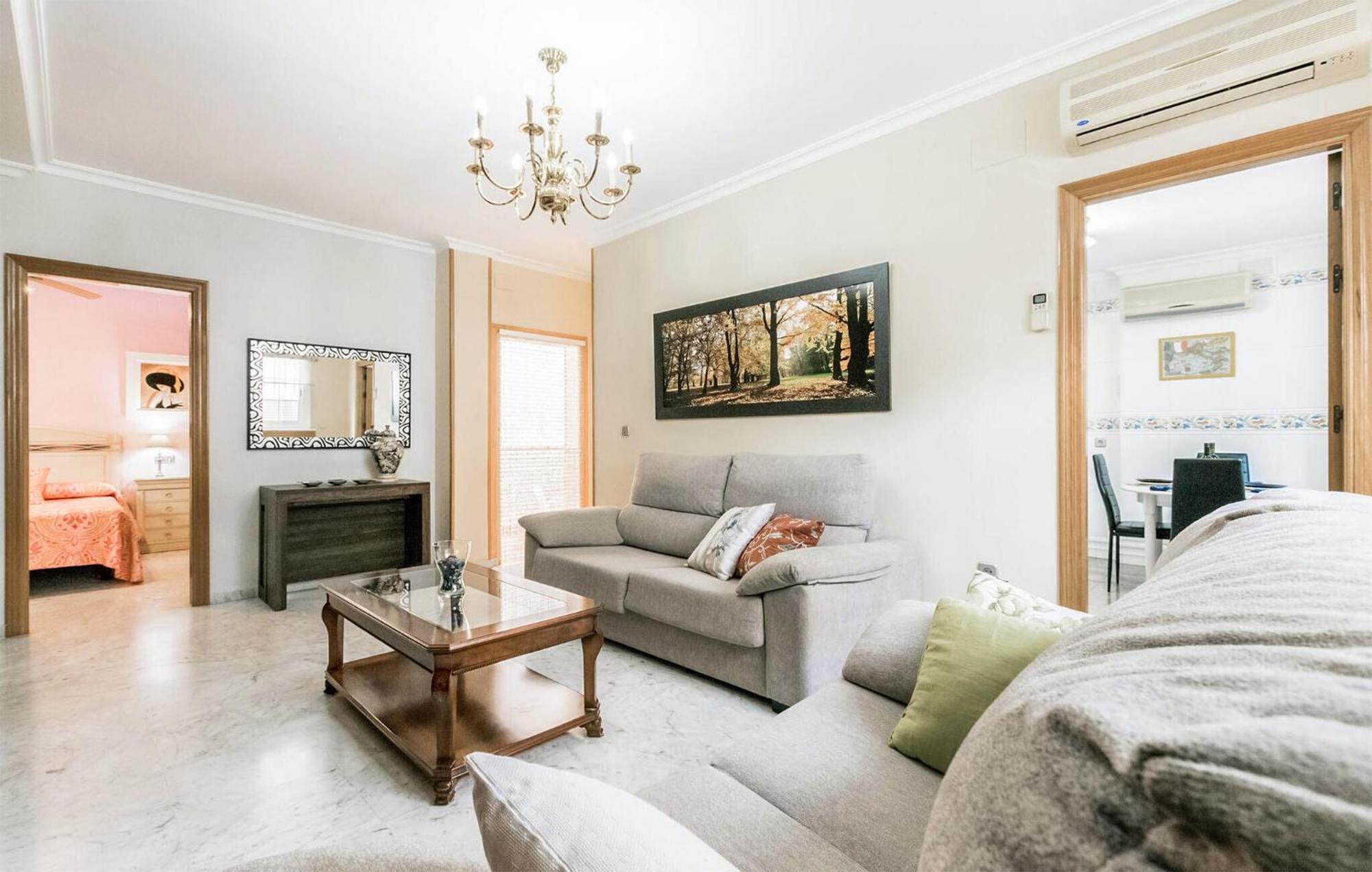 Cozy Apartment In Sevilla With Kitchen Bagian luar foto
